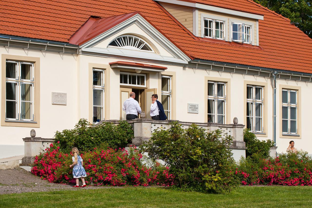 Loona Manor Guesthouse Kihelkonna Exterior photo